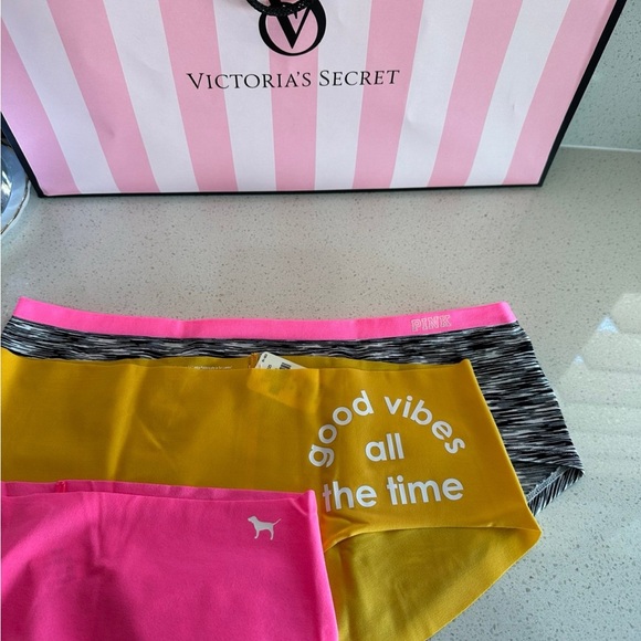 Victoria's Secret Pink set of 3
Hipster Bikini Panties NWT - Picture 3 of 4